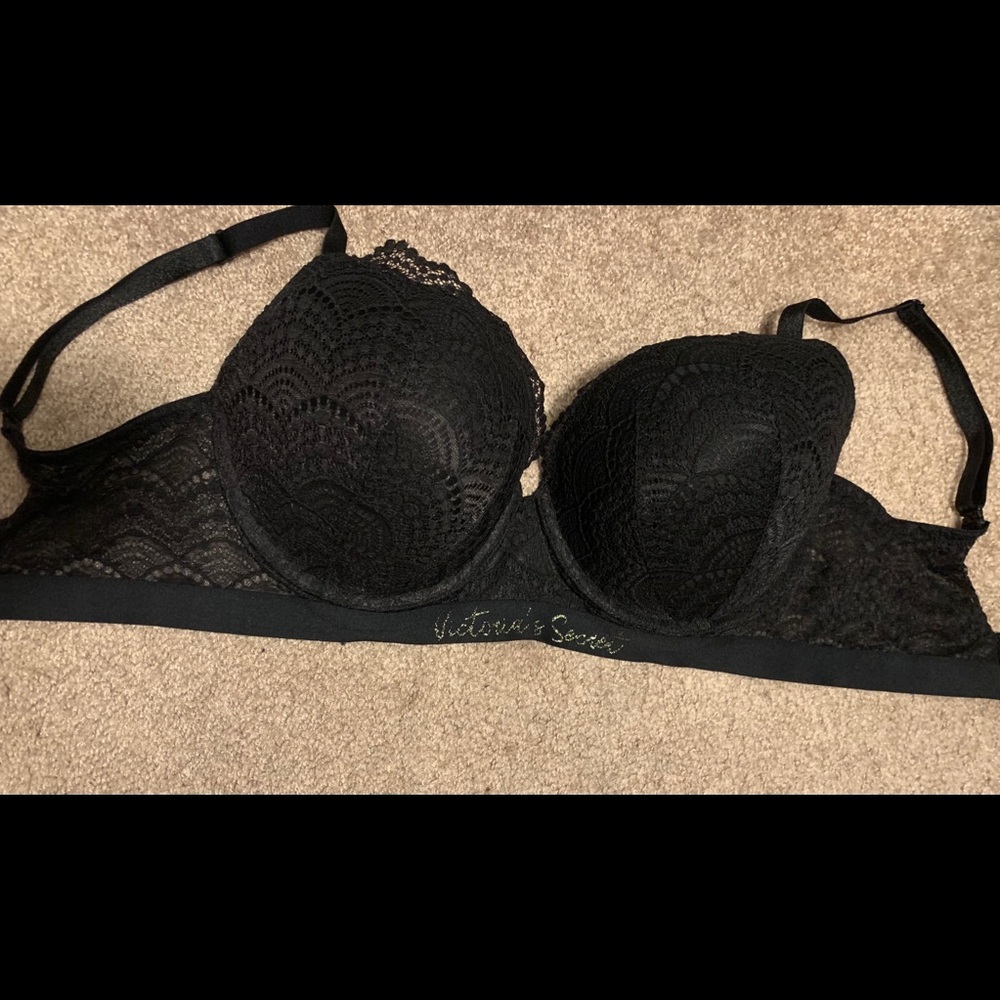 VS Black Lace Bra (34DDD)